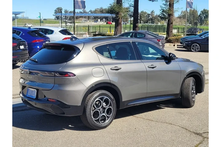$35950 : Alfa Romeo Tonale 2025 AWD B image 5