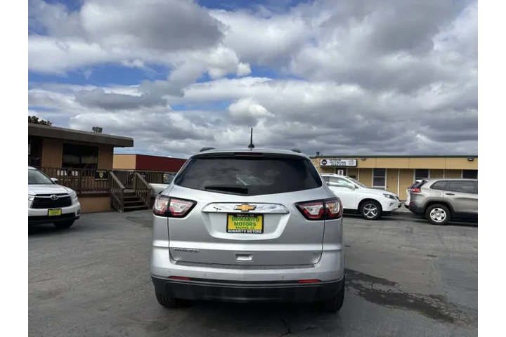 $12999 : 2017 Traverse LT image 5
