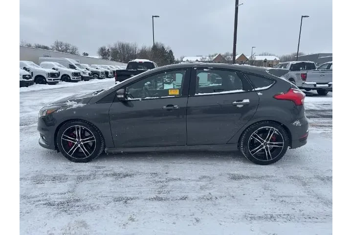 $14062 : Ford Focus 2017 ST 4dr Hatch image 8