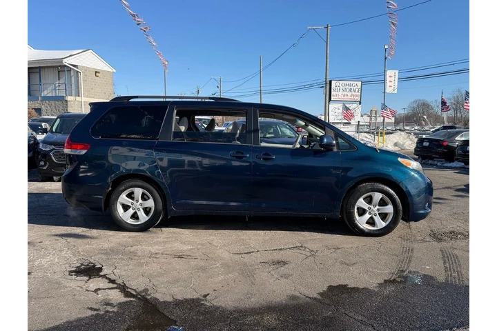 $9998 : Toyota Sienna 2012 LE 7-Pass image 9