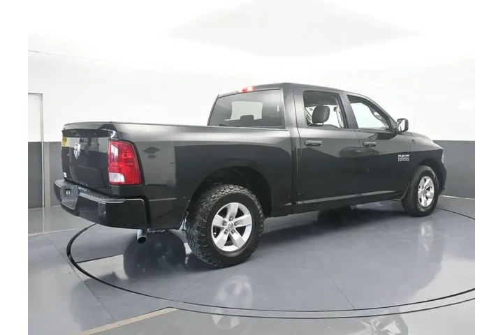 $17111 : Ram 1500 2018 4x2 Express 4d image 6