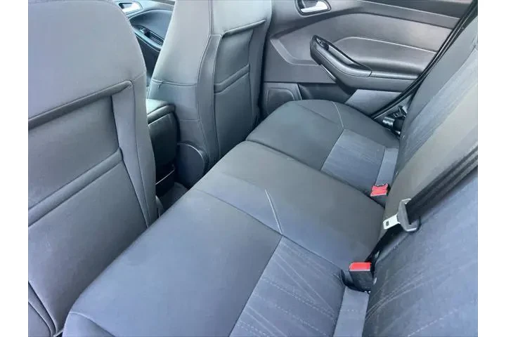 $8399 : Ford Focus 2016 SE 4dr Hatch image 5