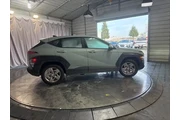 $17299 : Hyundai KONA 2024 SE 4dr Cro thumbnail