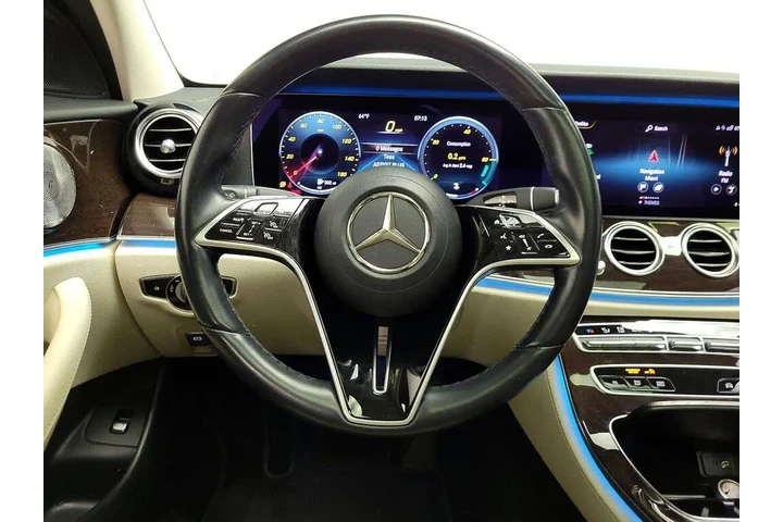 $32998 : Mercedes-Benz E-Class 2021 E image 10
