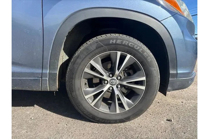 $13000 : Toyota Highlander 2016 XLE 4 image 2