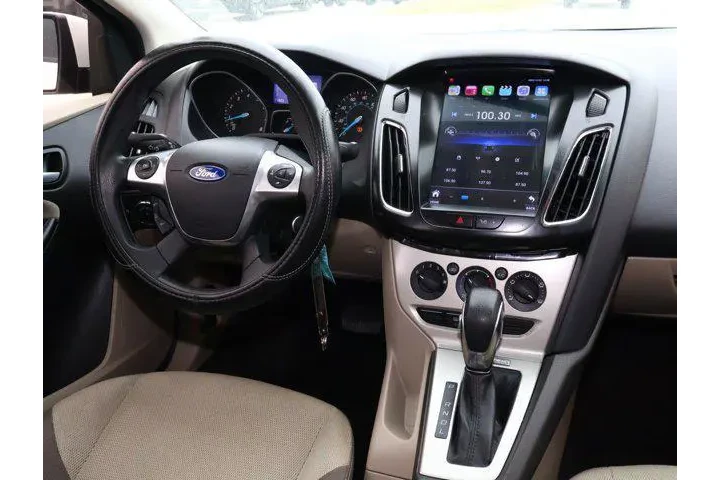 $8788 : Ford Focus 2014 SE 4dr Sedan image 9