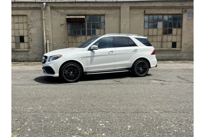 $43888 : 2017 Mercedes-Benz GLE AMG GL image 4