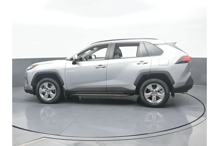 $27800 : Toyota RAV4 2023 XLE 4dr SUV image 3