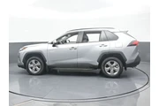 $27800 : Toyota RAV4 2023 XLE 4dr SUV thumbnail