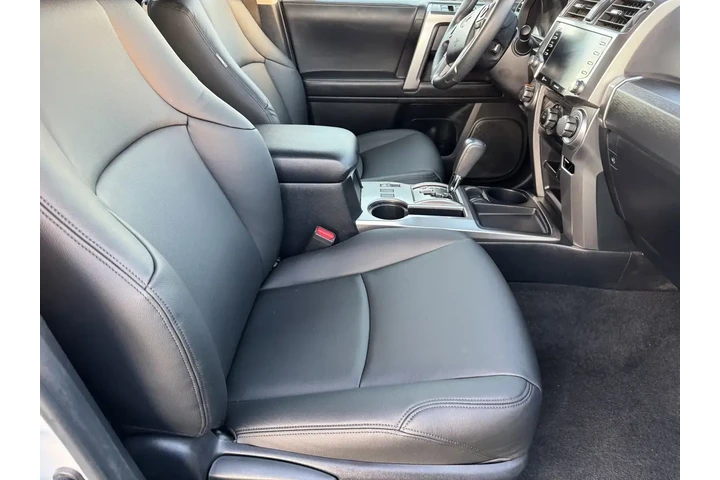 $39994 : Toyota 4Runner 2024 4x2 SR5 image 6