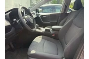 $32203 : Toyota RAV4 2023 XLE 4dr SUV thumbnail