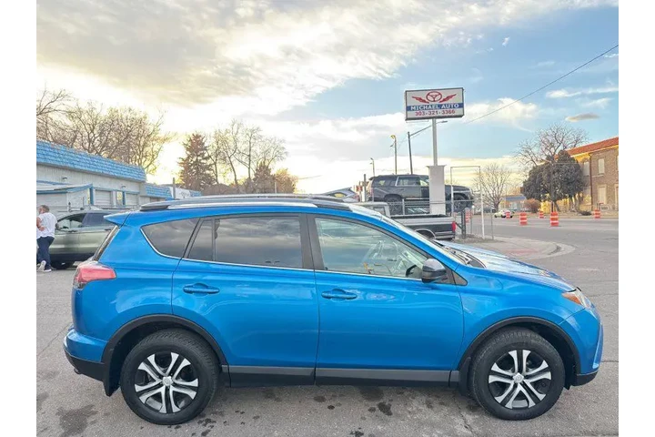 $16995 : 2017 RAV4 LE image 4