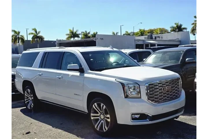 $23990 : GMC Yukon XL 2018 4x2 Denali image 2