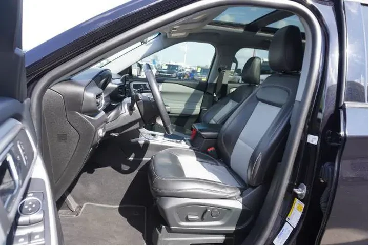 $27288 : Ford Explorer 2022 AWD XLT 4 image 7