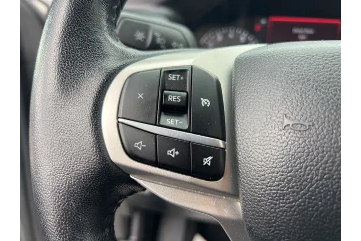$31958 : Ford Explorer 2023 AWD XLT 4 image 9