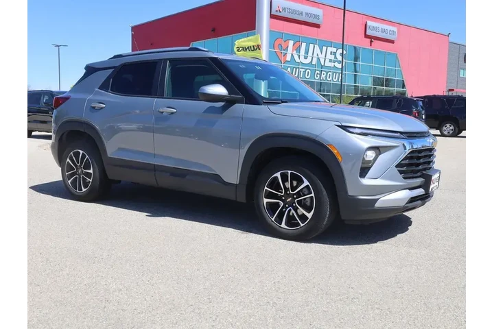 $23177 : Chevrolet Trailblazer 2025 L image 2