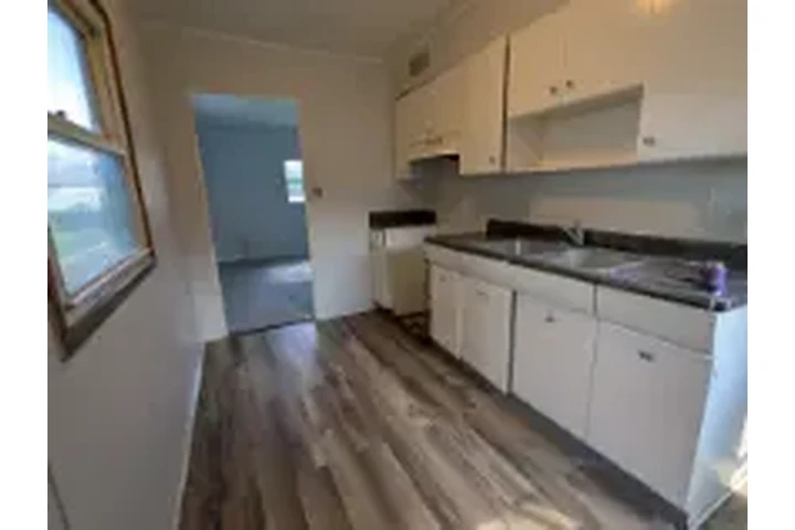 $1400 : Rental property with 3 bedro image 7