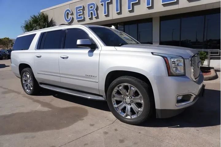 $19888 : GMC Yukon XL 2016 4x2 Denali image 1
