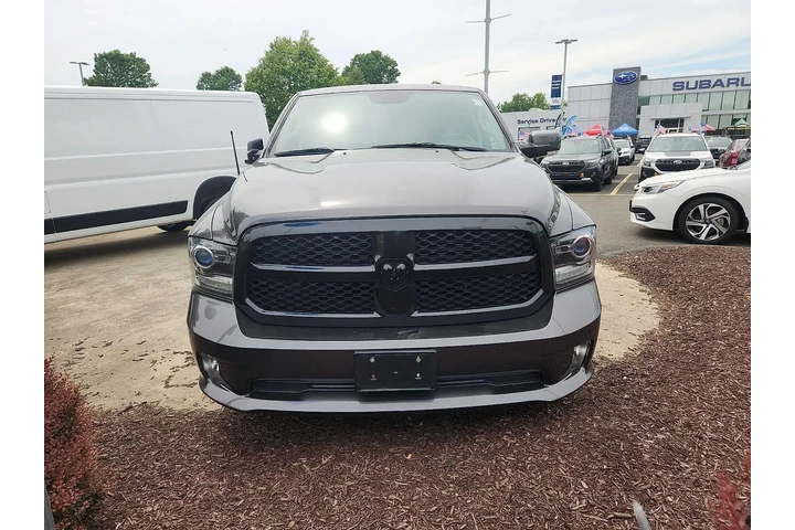 $19995 : Ram 1500 2018 4x4 Night 4dr image 4