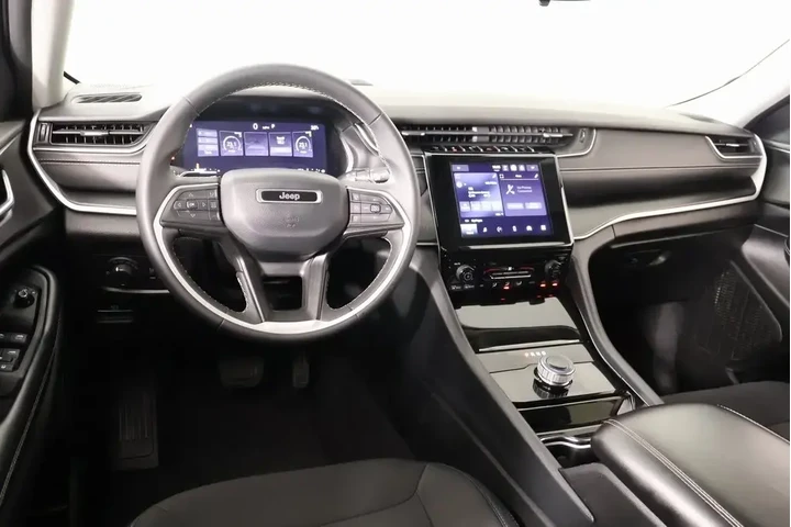 $23789 : Jeep Grand Cherokee 2023 4x2 image 2