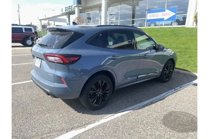 $28520 : Ford Escape 2023 AWD ST-Line image 4