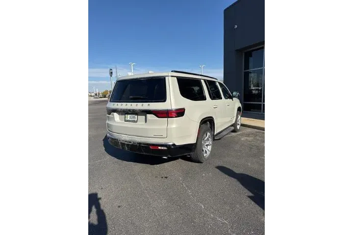 $38915 : Jeep Wagoneer 2022 4x4 Serie image 9