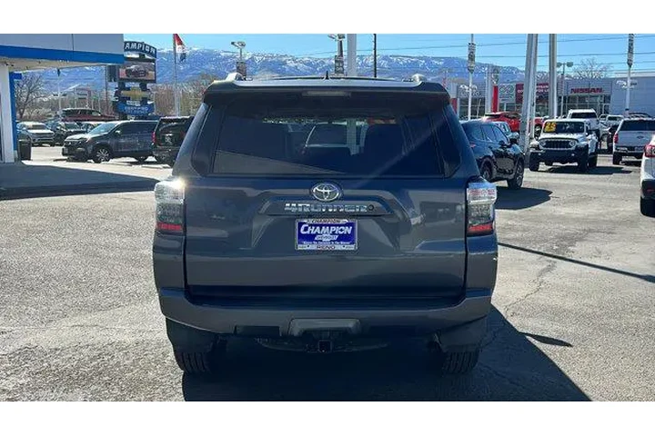 $25484 : Toyota 4Runner 2016 4x2 SR5 image 6