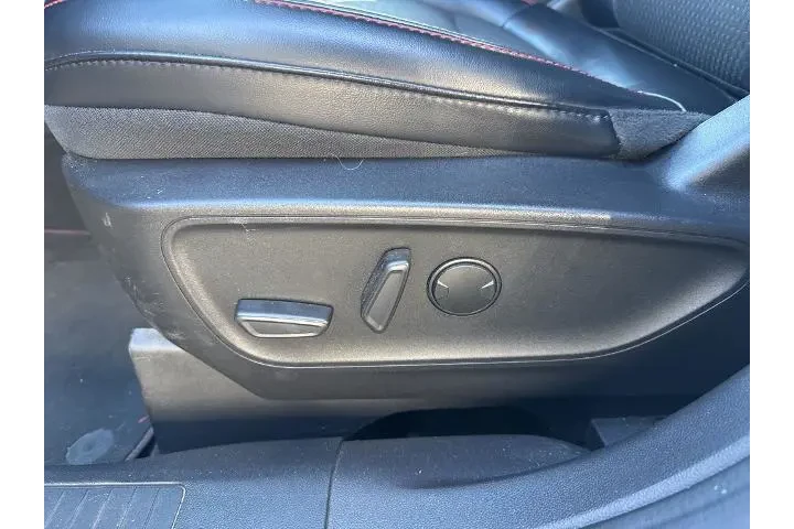 $22054 : Ford Escape 2023 ST-Line 4dr image 10