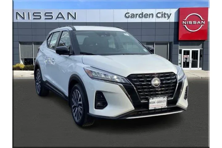 $16987 : Nissan Kicks 2024 SR 4dr Cro image 1