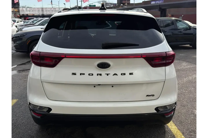 $12895 : Kia Sportage 2022 AWD Nightf image 5