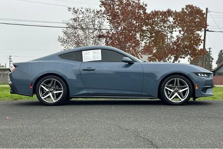 $27966 : Ford Mustang 2024 EcoBoost 2 image 3
