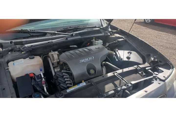 $5695 : 2001 LeSabre Custom image 9