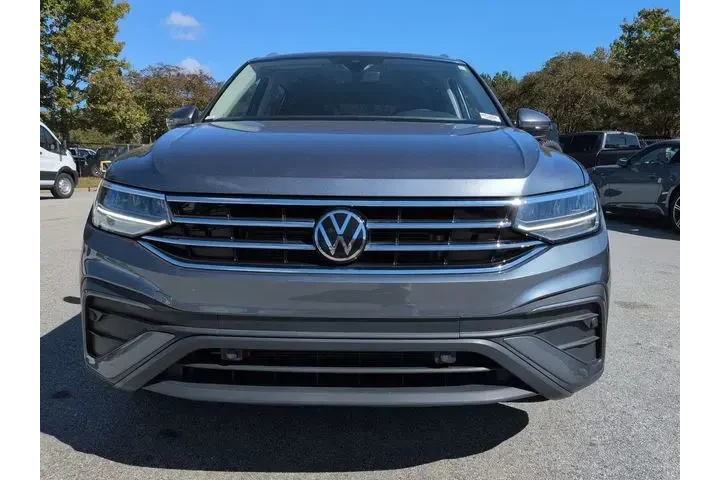 $22240 : Volkswagen Tiguan 2023 SE 4d image 8