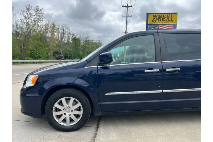 $6995 : 2015 Town and Country Touring image 3