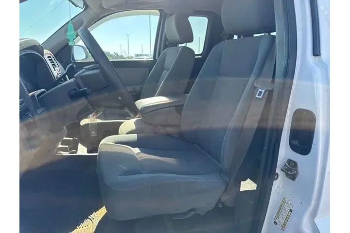 $10982 : Dodge Dakota 2005 4WD SLT 4d image 9