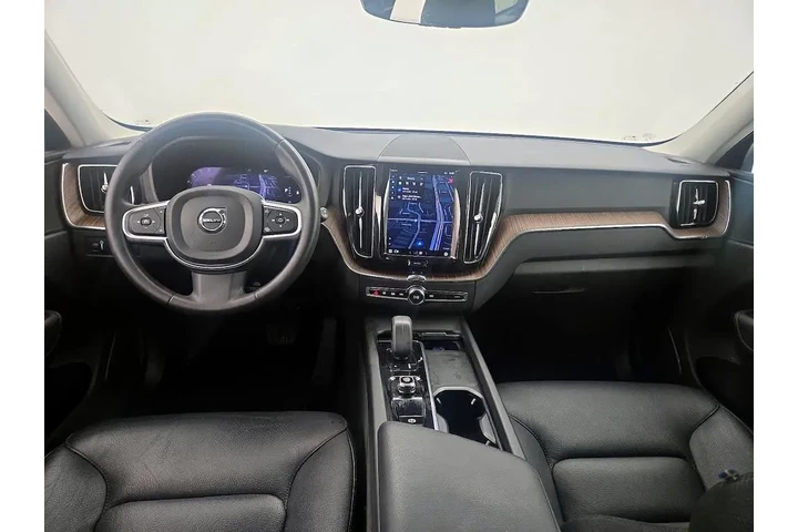 $26998 : Volvo XC60 2022 B5 Momentum image 9