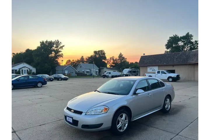 $8500 : 2015 Impala Limited Police | image 5