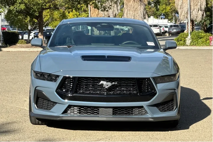 Ford Mustang 2025 GT 2dr Fas image 8