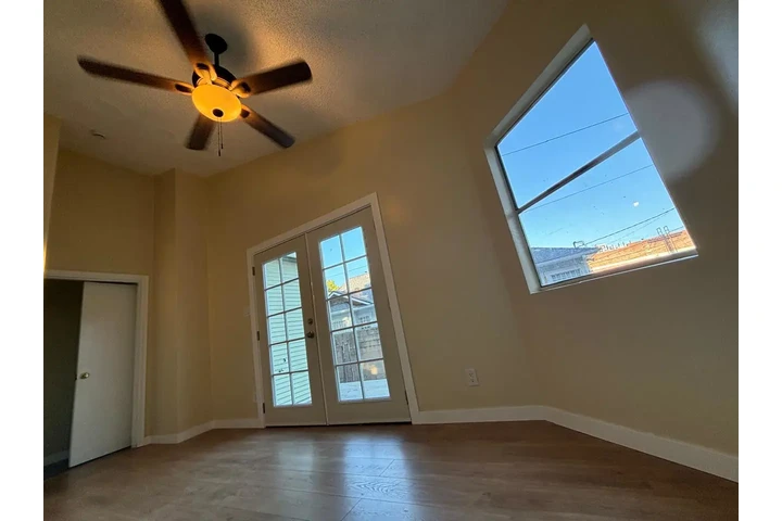 $1100 : En renta cuarto image 1