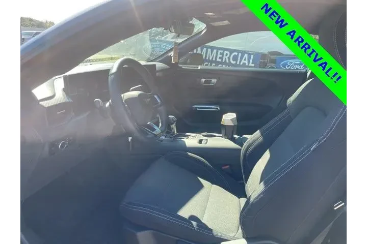 $29098 : Ford Mustang 2024 EcoBoost 2 image 5