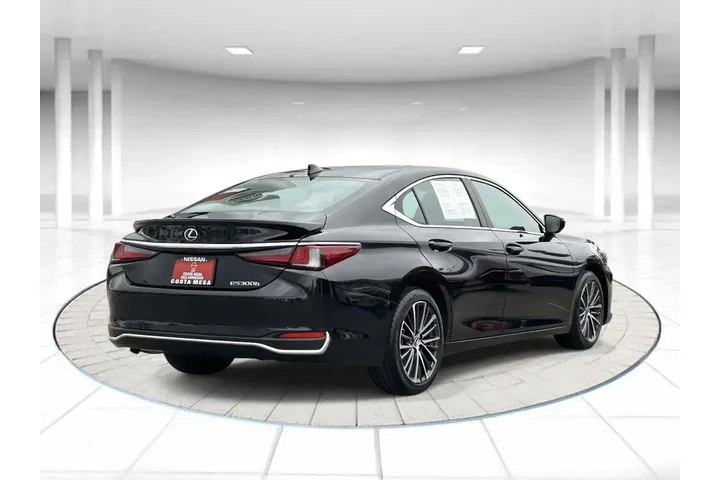 $39576 : Lexus ES 300h 2025 4dr Sedan image 4