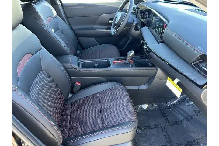 $26773 : Nissan Kicks 2026 SR 4dr Cro image 9