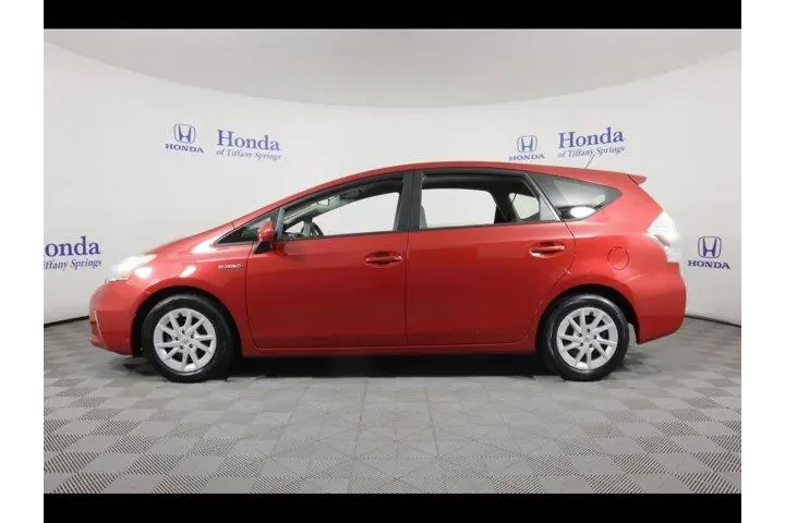 $12875 : Toyota Prius v 2013 Three 4d image 4