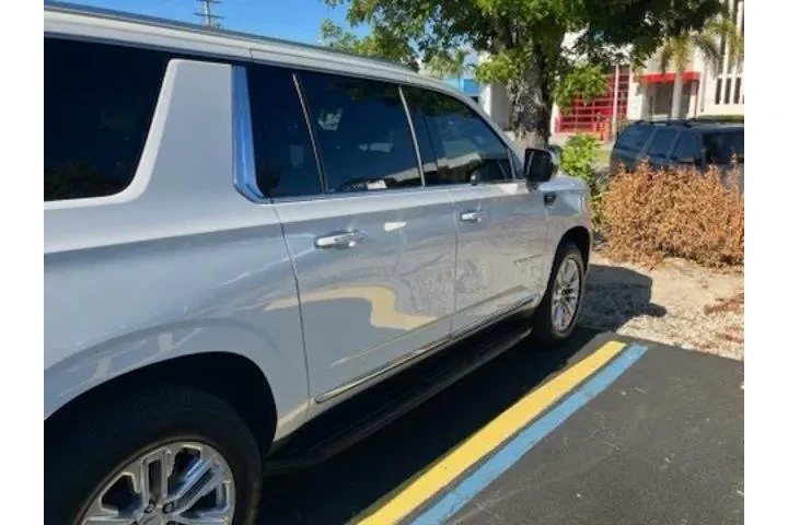 $37968 : GMC Yukon XL 2021 4x4 SLT 4d image 10