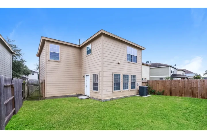 $1085 : SINGLE FAMILY HOME image 9