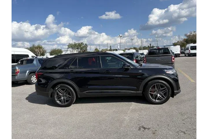 $39993 : Ford Explorer 2025 ST-Line 4 image 9