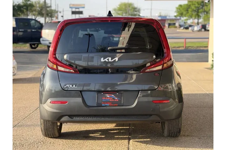 $15499 : 2022 Soul LX image 8