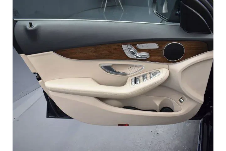 $21952 : Mercedes-Benz C-Class 2021 A image 9