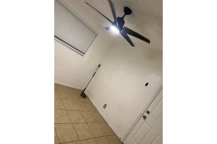 $1000 : Cuarto image 3