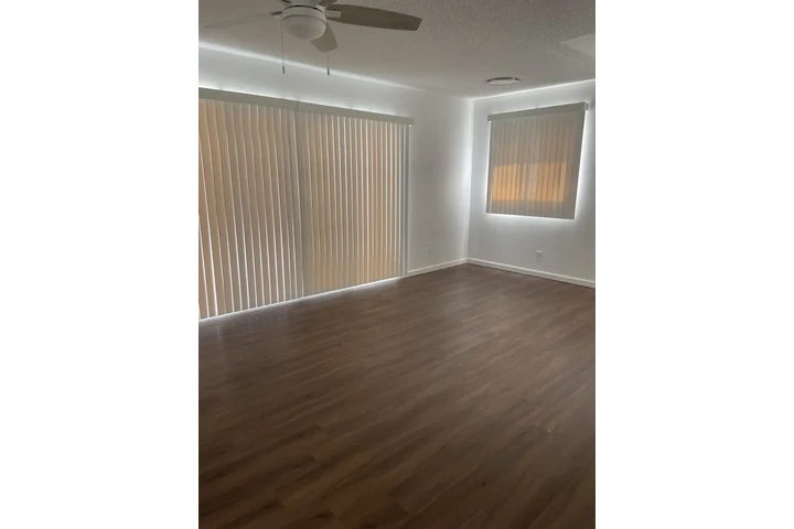 $2595 : LINCOLN PARK LOS ANGELES image 5